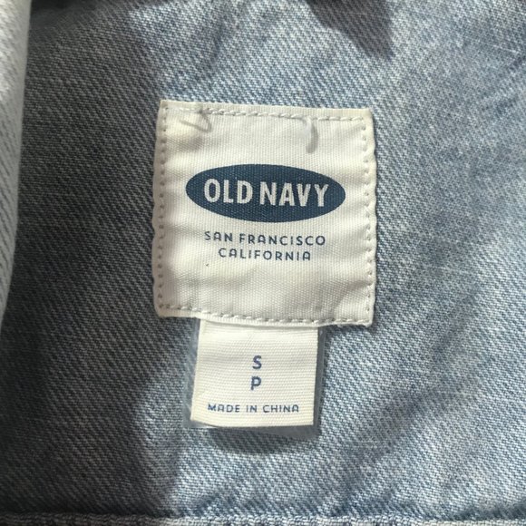 Light Wash Cropped Denim Vest - Picture 6 of 6